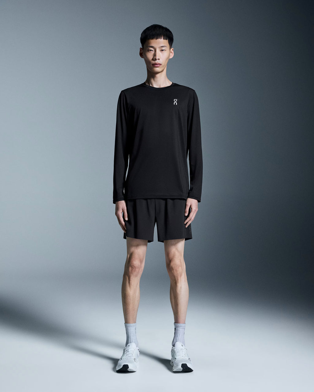 On - Men's 5" Performance Shorts (1MF10750553)