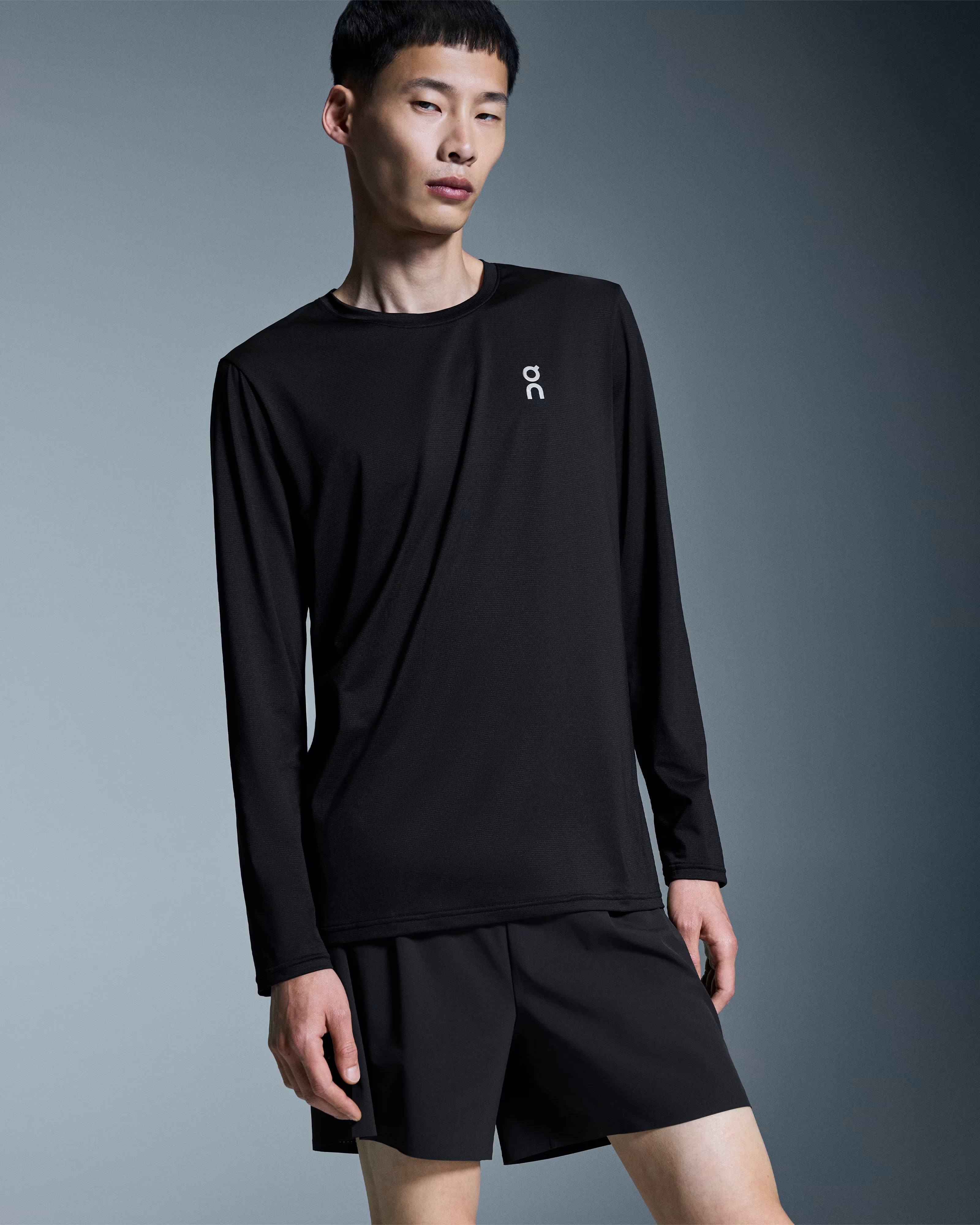 On - Men's 5" Performance Shorts (1MF10750553)
