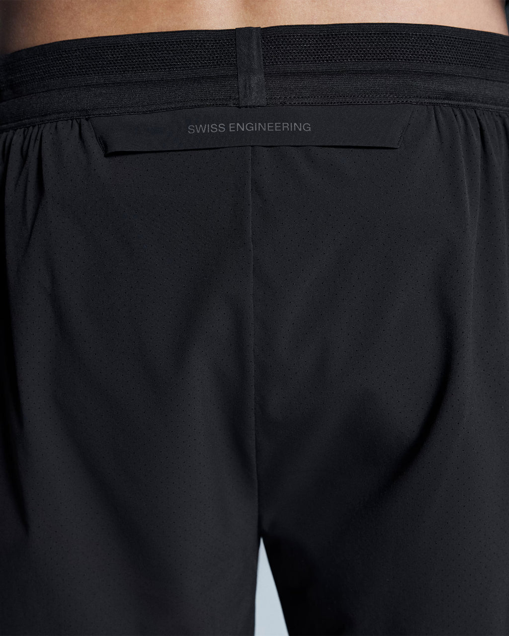 On - Men's 5" Performance Shorts (1MF10750553)