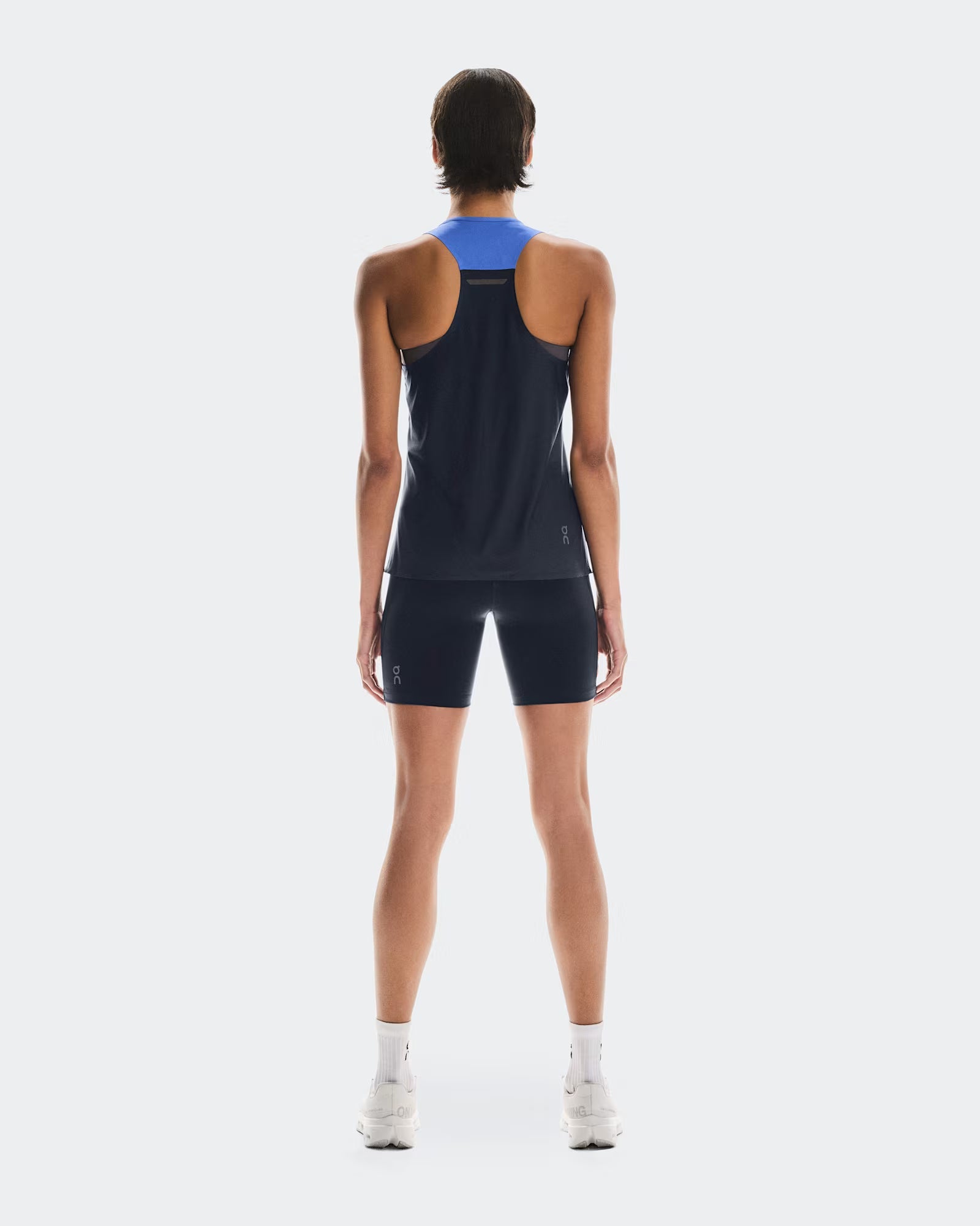 On Women's Performance Tank - Zaffre/Navy (1WE10303849)