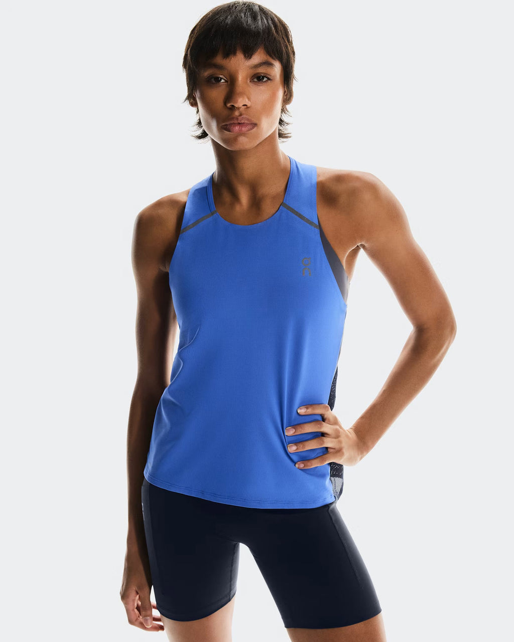 On Women's Performance Tank - Zaffre/Navy (1WE10303849)