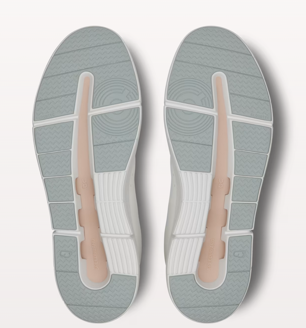 On Womens Roger Advantage 2- White/Rosehip (3WD10652349)