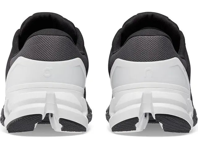On Mens Cloudflyer 4- Black/White (71.98677)